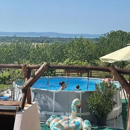 Málna Mondta! Apartman Balatoni Panorámával Apartman