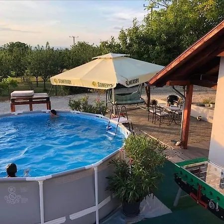 Málna Mondta! Apartman Balatoni Panorámával Apartman Siófok