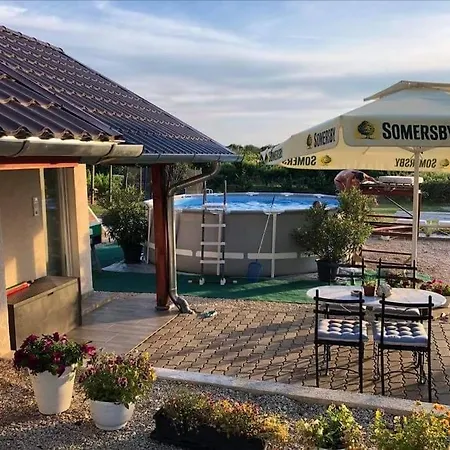 Málna Mondta! Apartman Balatoni Panorámával *